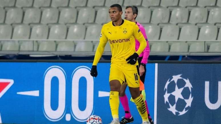 Manuel Akanji está na mira do Manchester City (Twitter/@BlackYellow)