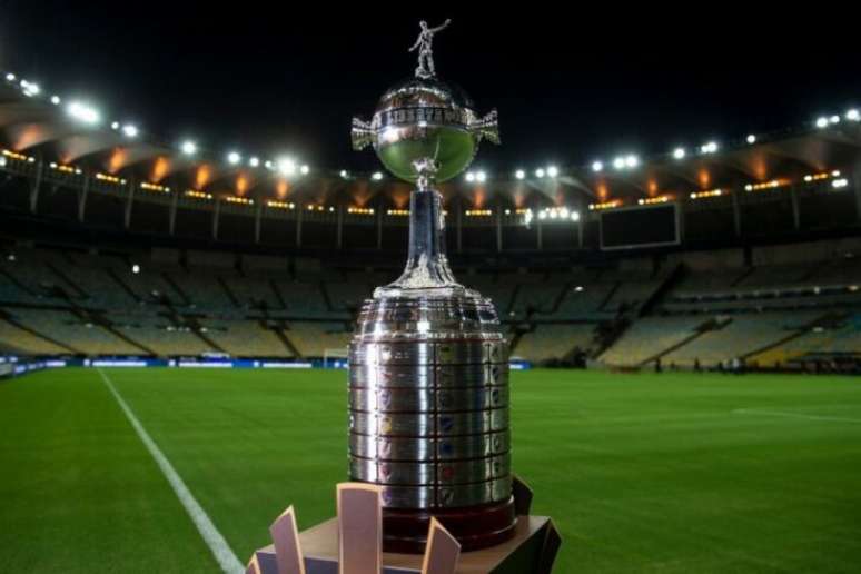 Troféu da Copa do Mundo de rugby visita a ESPN, que transmitirá o