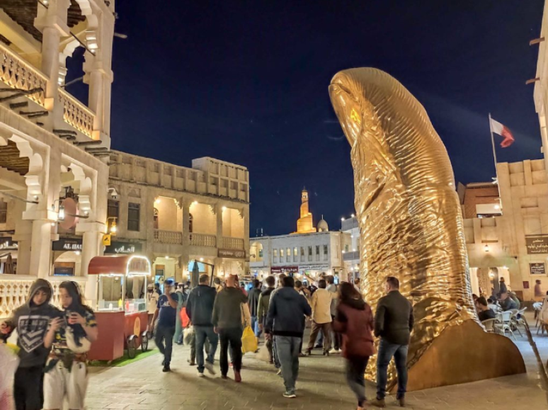 Imagem da escultura &ldquo;Le Pouce&rdquo; em Doha, no Catar, que n&atilde;o tem rela&ccedil;&atilde;o com a lei isl&acirc;mica sobre roubo