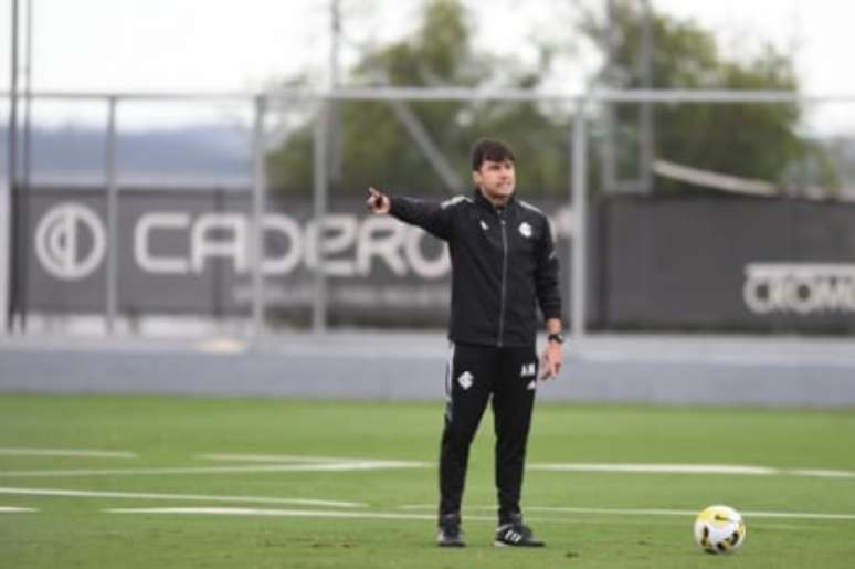 Cacique Medina no Inter: passagem para esquecer (Foto: Ricardo Duarte/Internacional)