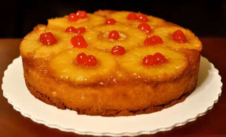 O Android 14 seria apelidado com o nome "Upside Down Cake" — "bolo invertido", em português (Imagem: Reprodução/Wikimedia Commons)