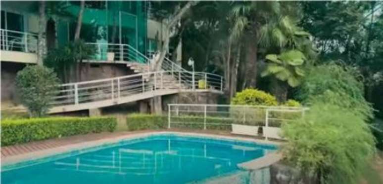 Mans&atilde;o de L&iacute;via Andrade &ndash;