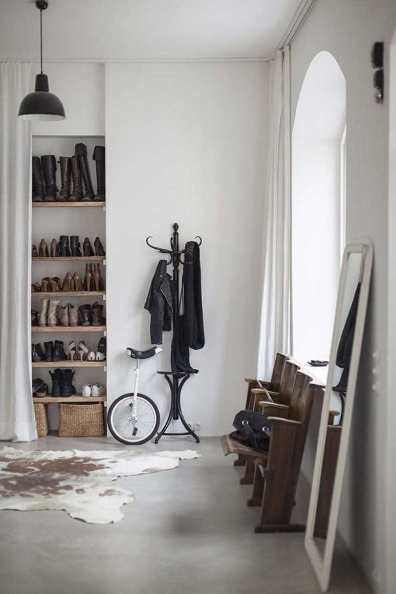 29. Quarto com ideias de closet pequeno e porta de correr &ndash; Foto Decor Facil
