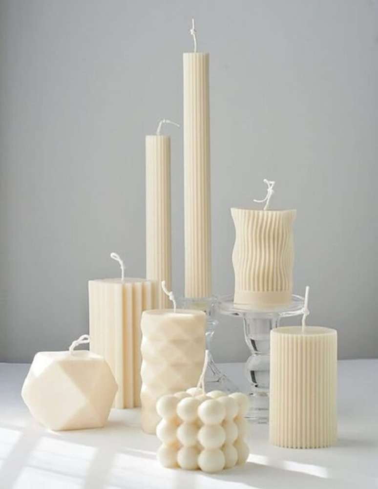 16. Como fazer velas: se inspire em como fazer elas em tom de branco. Fonte: Bobby Berk