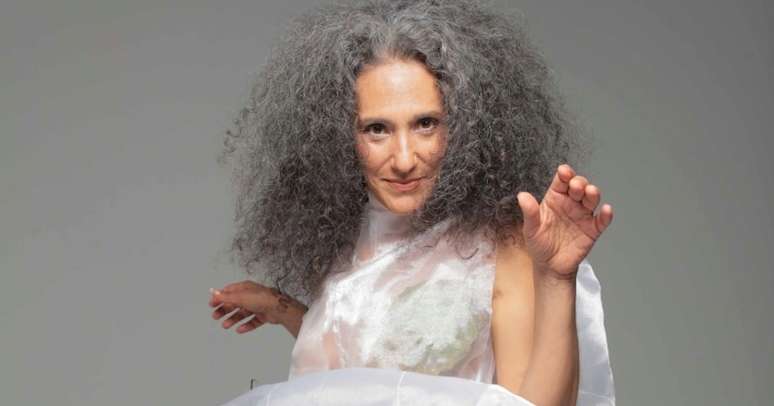 Badi Assad realiza primeiro show da turnê 