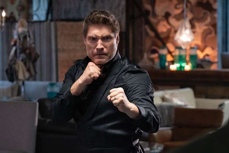 Sean Kanan volta ao universo de “Karate Kid” como Mike Barnes –