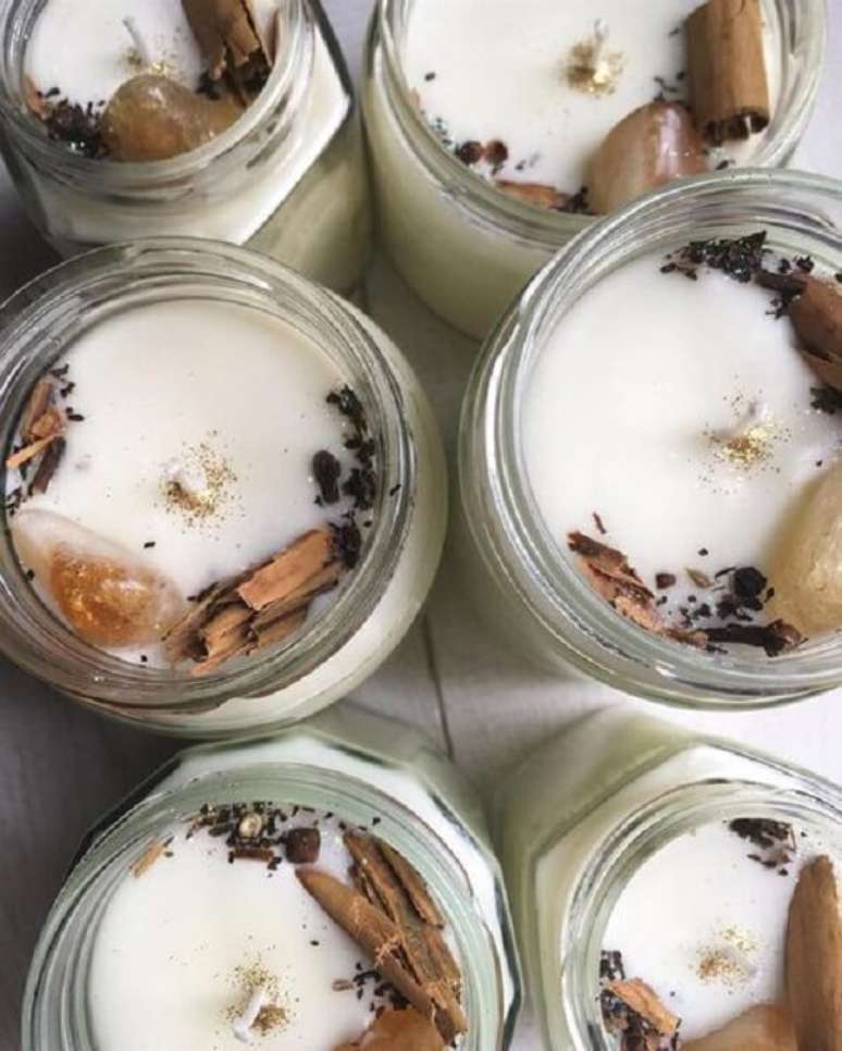 32. Como fazer velas lindas e perfumadas. Fonte: Como Fazer Artesanatos