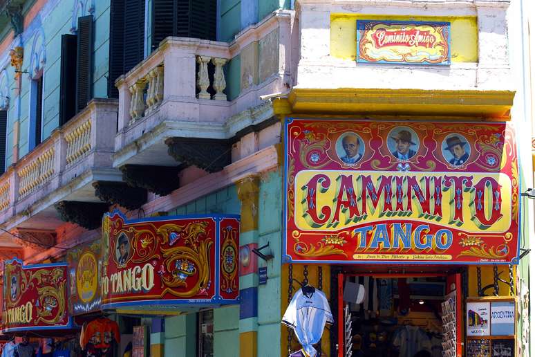 As fachadas coloridas do Caminito, em Buenos Aires.