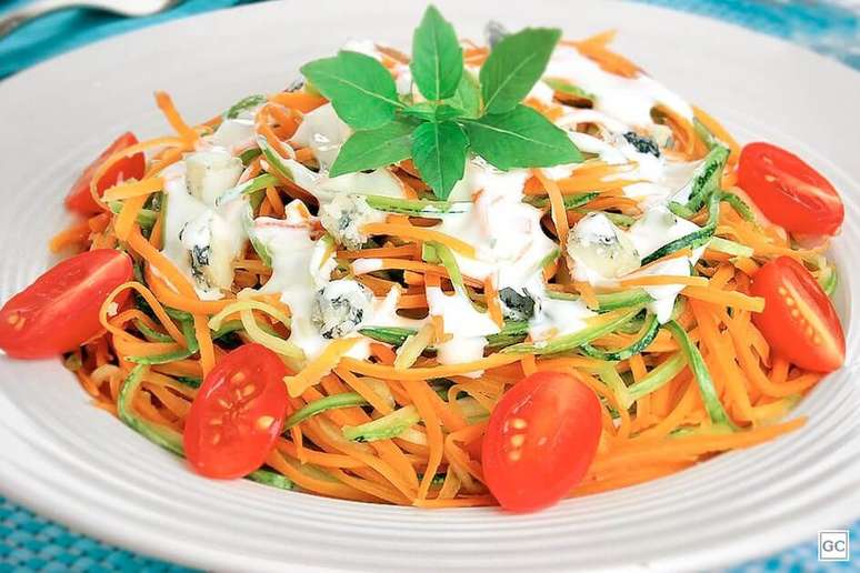 Macarrão de abobrinha e cenoura | Foto: Guia da Cozinha