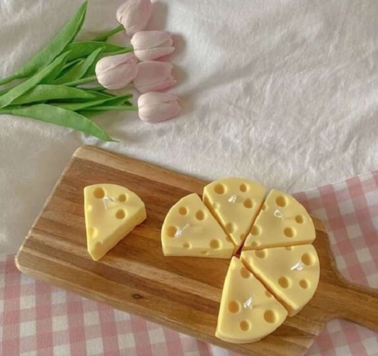 33. Como fazer velas em formato de queijo. Fonte: SilkaEsthetic