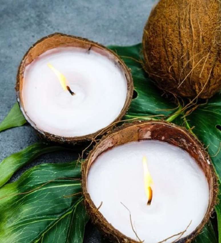 54. Como fazer velas com cera de coco. Fonte: UmDoce Dia