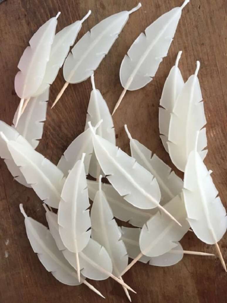 36. Como fazer velas em formato de penas. Fonte: Remodelista