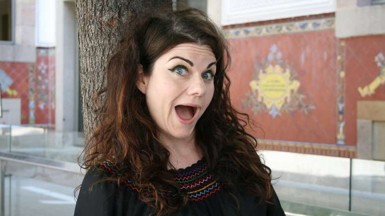 'A insegurança das mulheres passa pela ideia de que não somos inteligentes o suficiente', diz Caitlin Moran