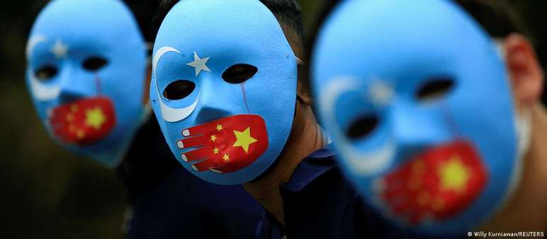 Protesto por boicote dos Jogos Olímpicos de Inverno 2022, contra tratamento da etnia uigur pelo regime chinês 