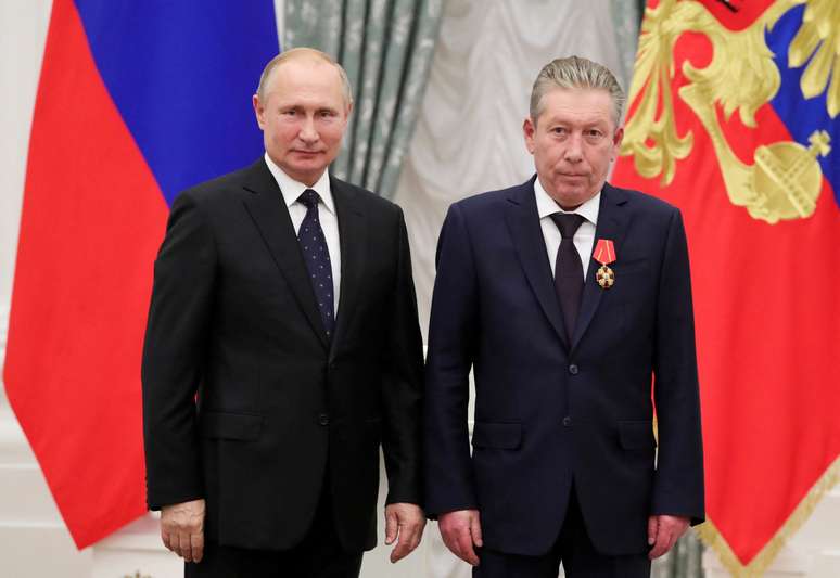 Ravil Maganov com Putin