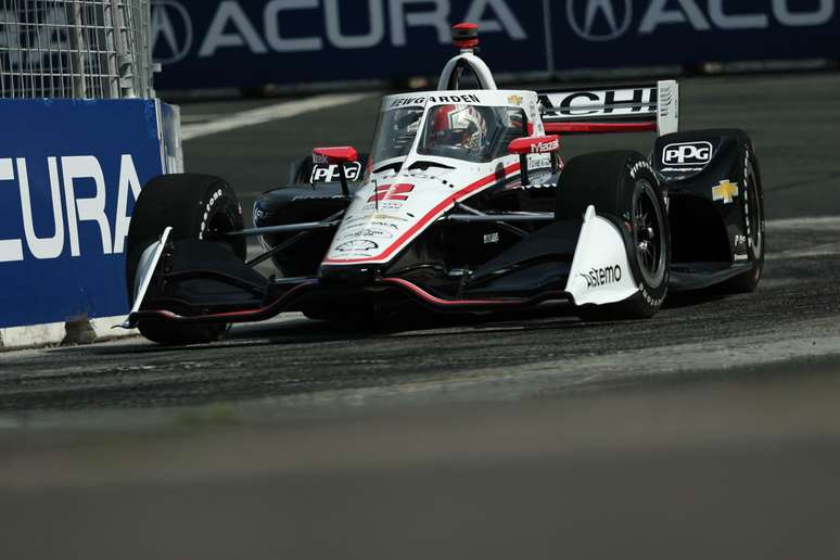 Josef Newgarden teve motor trocado 