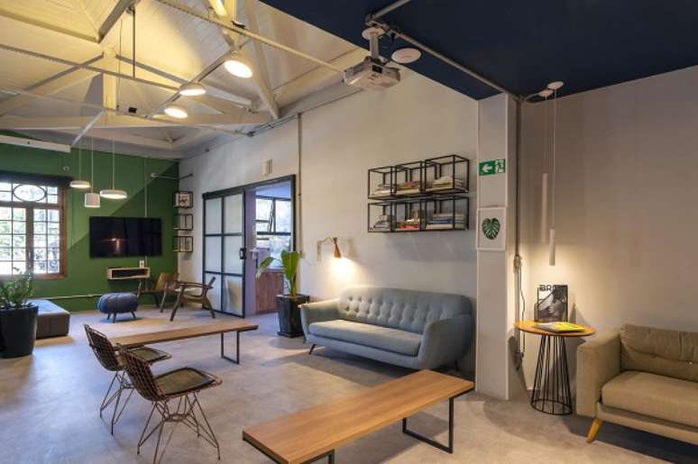 23. Loft pequeno com decora&ccedil;&atilde;o industrial moderna &ndash; Foto Aurora Interiores e Paisagismo