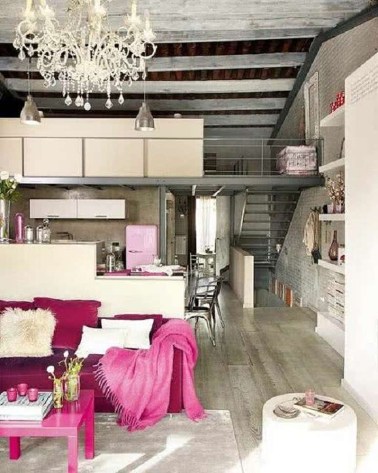 45. Loft pequeno decorado com sof&aacute; rosa &ndash; Foto Decor Facil