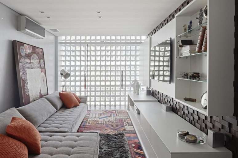 62. Sala de estar no loft pequeno estilo industrial &ndash; Foto SAINZ Arquitetura