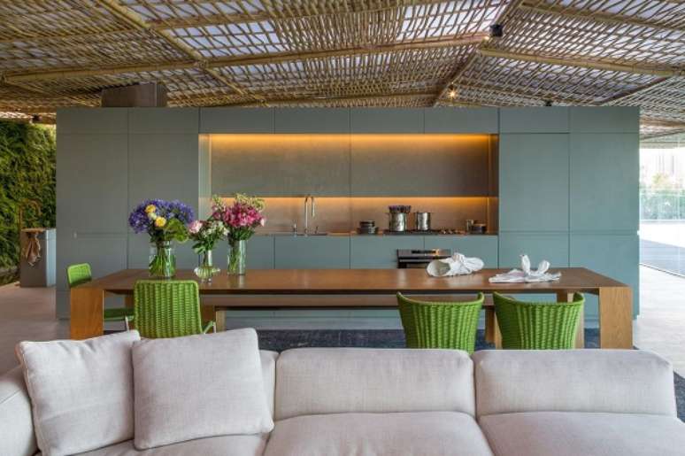 76. Cozinha moderna com loft pequeno &ndash; Foto Gisele Taranto