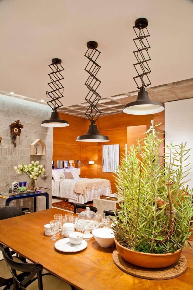 63. Sala de jantar com loft pequeno &ndash; Foto Rico Mendon&ccedil;a