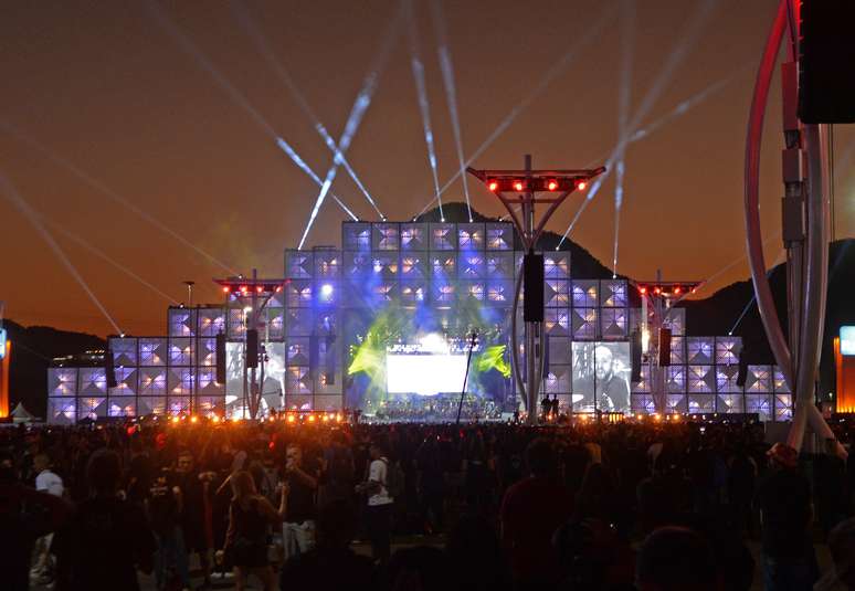 Movimentacao do publico, durante o primeido dia do Festival Rock In Rio, realizado na Cidade do Rock, Zona Oeste do Rio de Janeiro, nesta sexta-feira