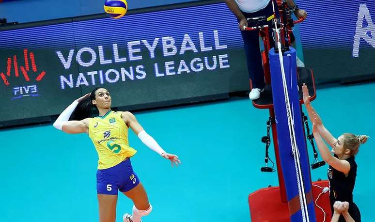 Paula Borgo já defendeu a Seleção Brasileira de vôlei