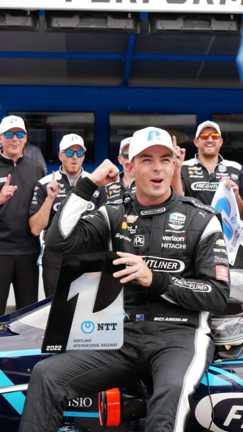 Scott McLaughlin celebra pole em Portland 