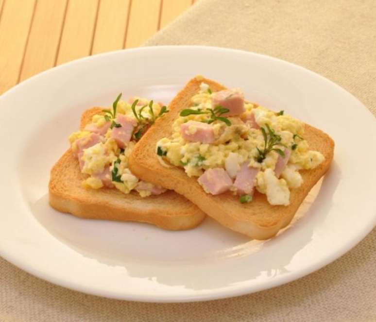 Mexido na torrada (Reprodu&ccedil;&atilde;o / Guia da Cozinha)