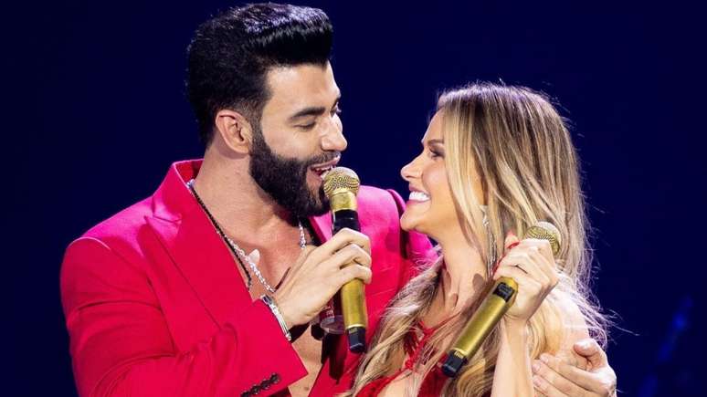 Gusttavo lima se derretendo ao ver novo visual de andressa suita