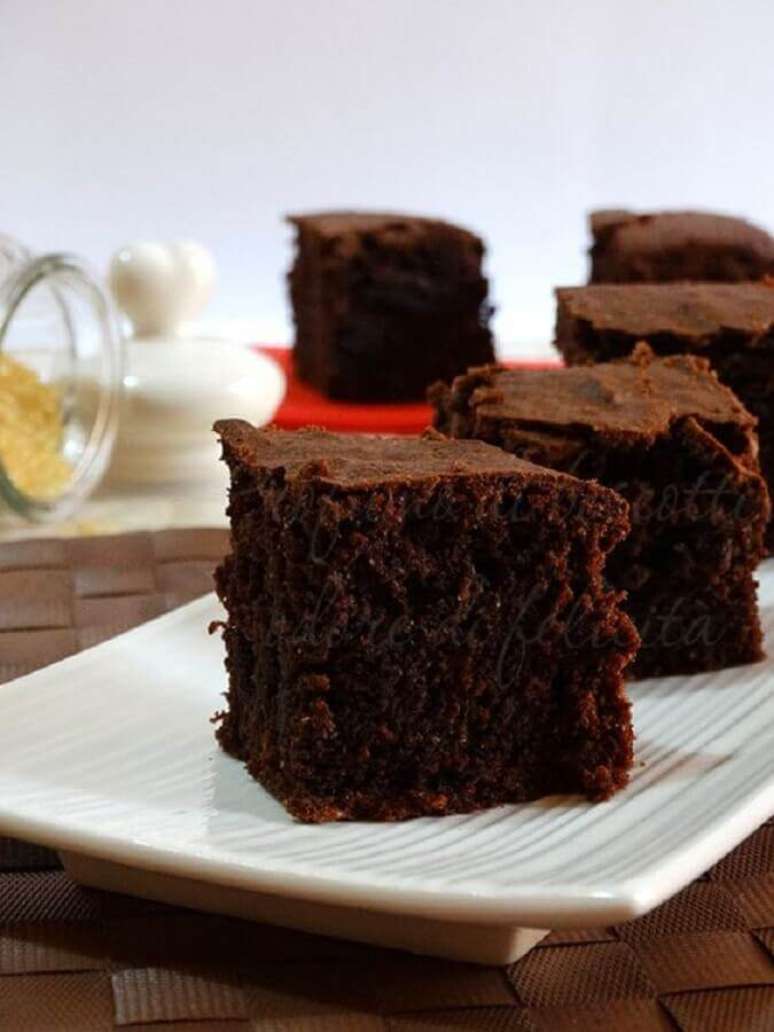 2. Aprenda como fazer bolo de chocolate de liquidificador f&aacute;cil e saboroso &ndash; Foto: Anita Arnone