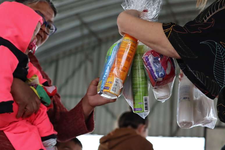 Grupo de voluntárias de Curitiba (PR), realizou  distribuição de kits de higiene para mulheres moradoras de uma comunidade carente na cidade. (28/05/2022)