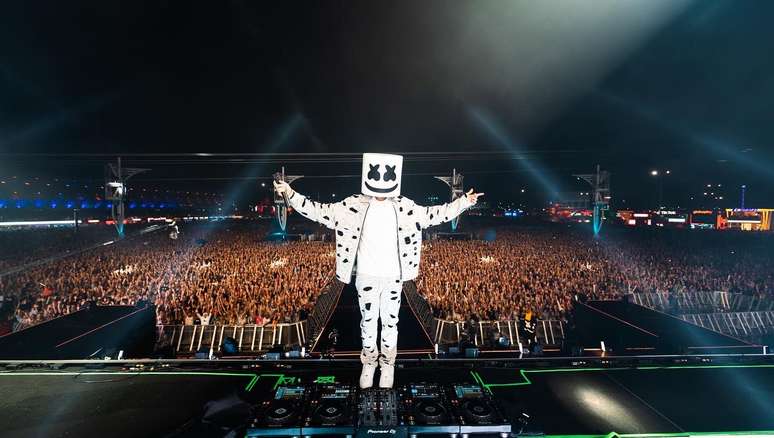 O misterioso Marshmello foi uma das atrações mais aguardadas do sábado, 3, no Rock In Rio 2022