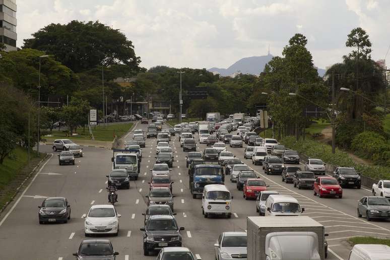 Trânsito em São Paulo.