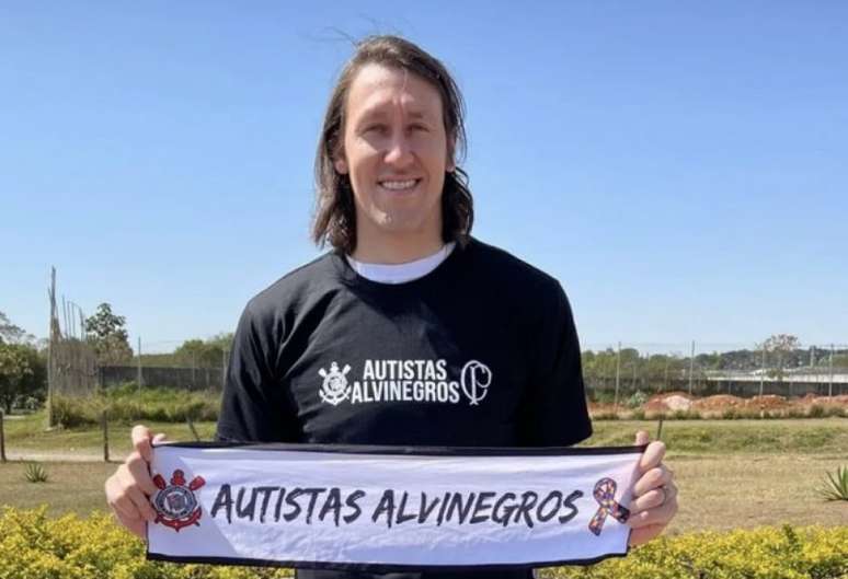 Cássio elogiou o grupo que aproxima o Corinthians e pessoas com TEA (Foto: Reprodução/Instagram)