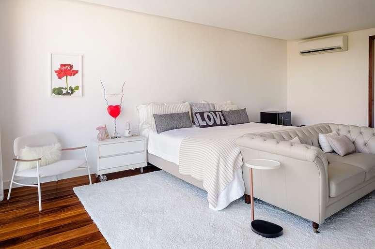 5. Decora&ccedil;&atilde;o clean para quarto de casal. Foto: Dhani Borges