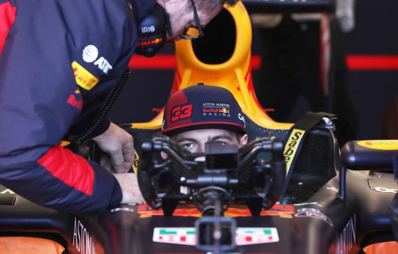 O piloto Max Verstappen acelera no GP da Holanda de Fórmula 1