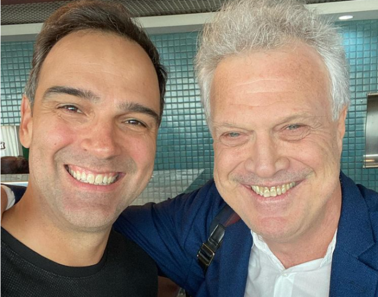 Fatores gen&eacute;ticos, alimenta&ccedil;&atilde;o, h&aacute;bitos de vida e at&eacute; medicamentos podem influenciar na cor da denti&ccedil;&atilde;o