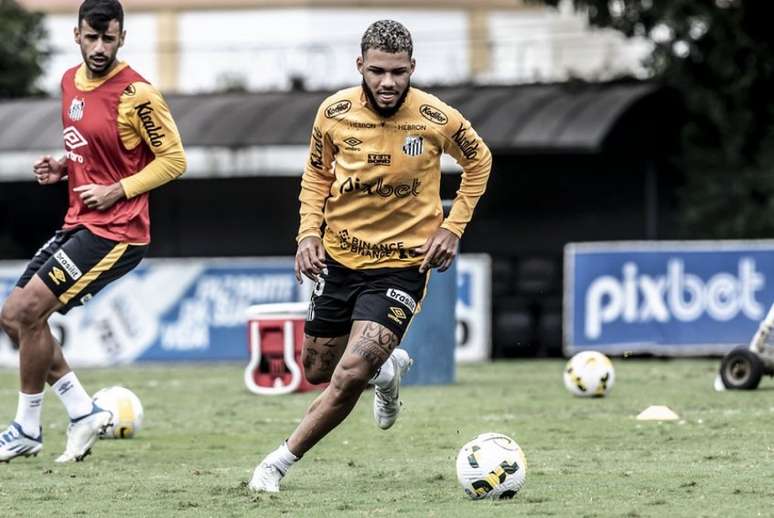 Nathan fez o primeiro jogo com a camisa do Santos nesta segunda (Foto: Ivan Storti / Santos)