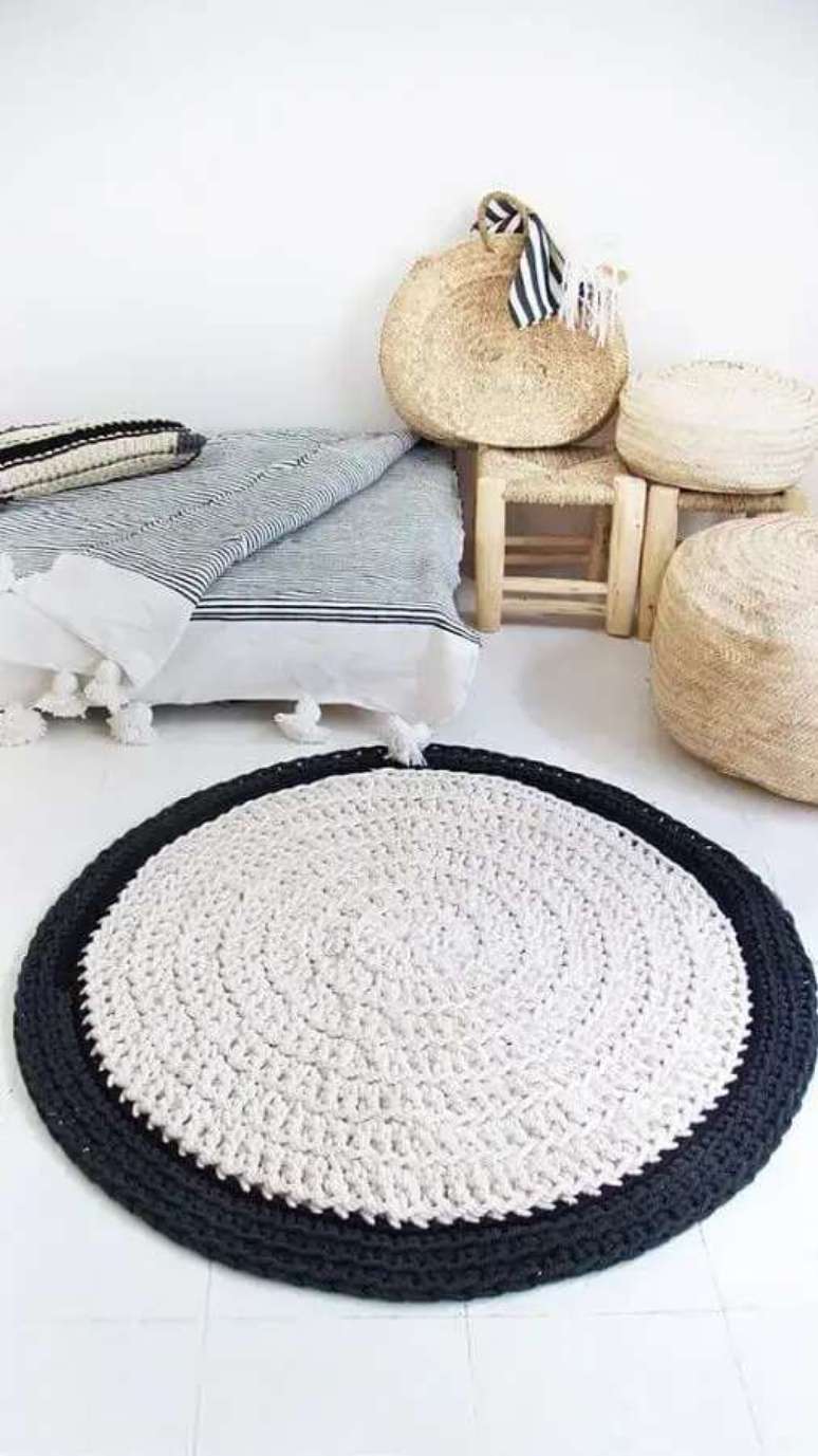 1. Saiba como usar tapete de croch&ecirc; e d&ecirc; um up na decora&ccedil;&atilde;o de sua casa &ndash; Foto: Ideias Decor