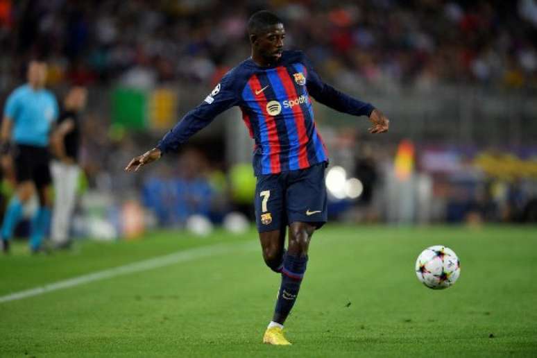 Dembelé 'gastou a bola' no Camp Nou (Foto: PAU BARRENA / AFP)