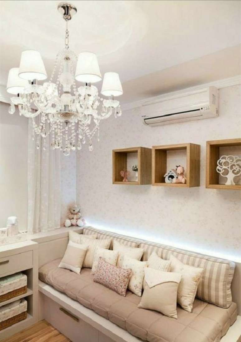 48. Quarto cor areia com decora&ccedil;&atilde;o cl&aacute;ssica e sofisticada &ndash; Foto Anual Design