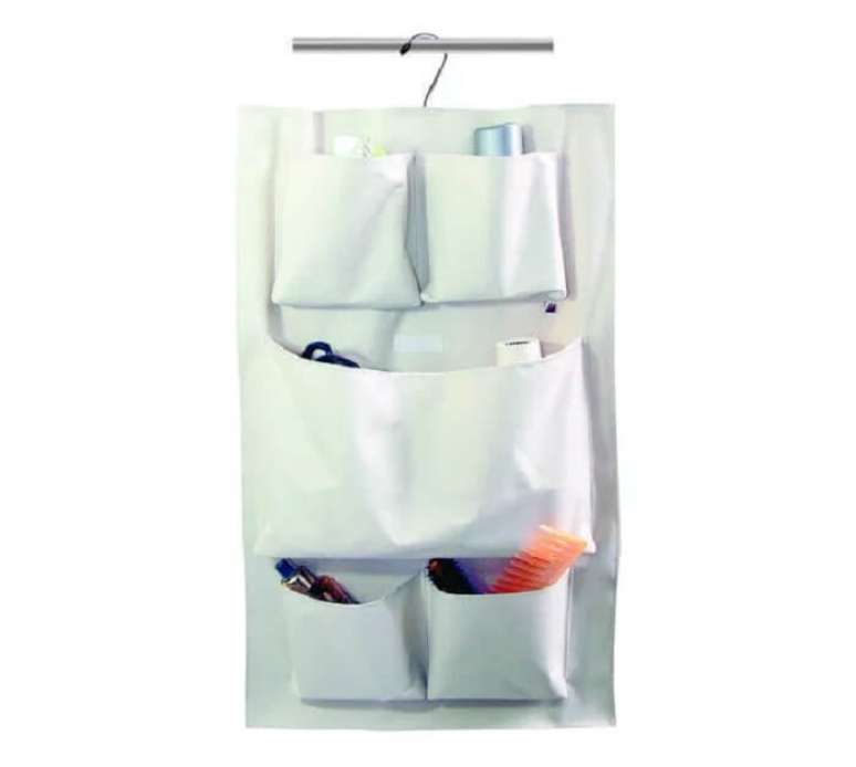 6. Organizador de guarda-roupa: modelo de cabide organizador multiuso. Fonte: Casa e Sonho