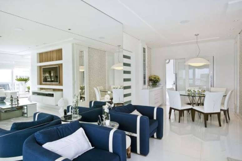 34. Paredes decoradas com espelho &ndash; Via: Bianka Mugnatto