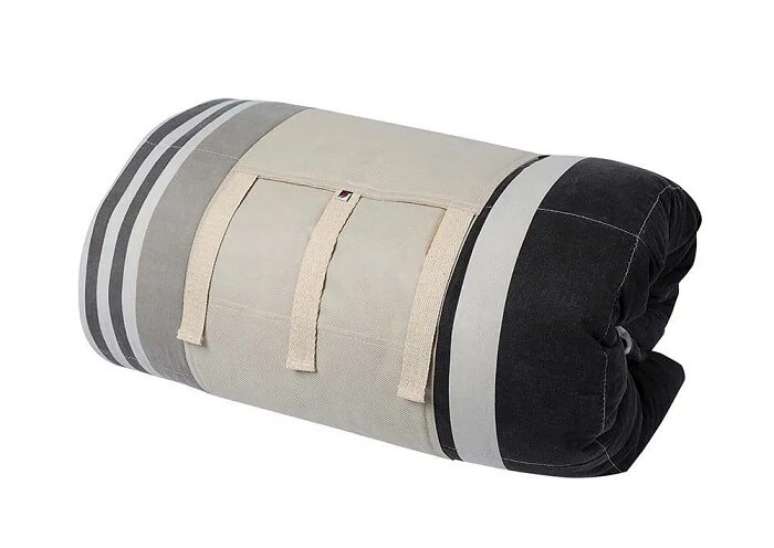 4. Organizador de guarda-roupa: a cinta acomoda melhor roupas de cama, toalhas e edredons dentro do arm&aacute;rio. Fonte: Casa e Sonho