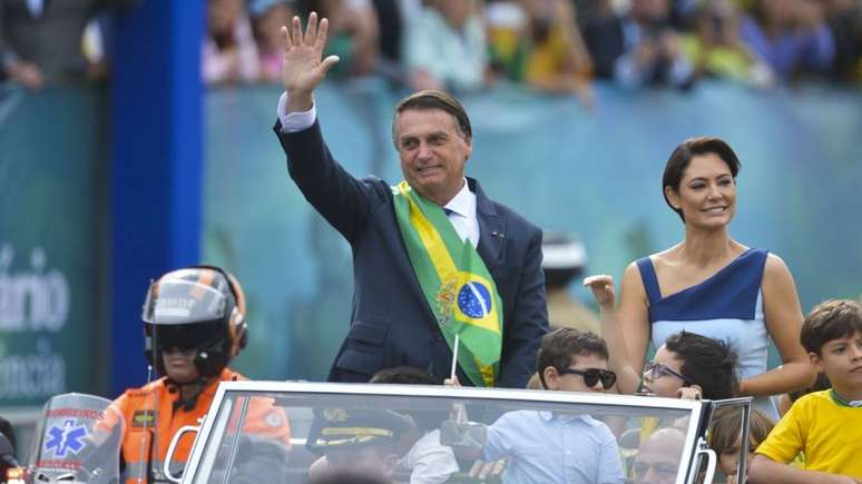 Bolsonaro e a primeira-dama participaram do desfile em comemoração ao 7 de Setembro