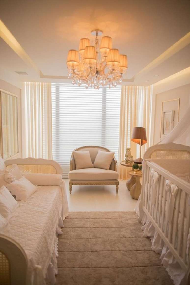 54. Quarto infantil cor areia com decora&ccedil;&atilde;o cl&aacute;ssica &ndash; Foto Casa Abril