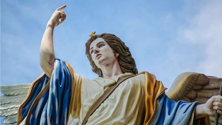 Você sabia que podemos contar com a ajuda do anjo dos signos?