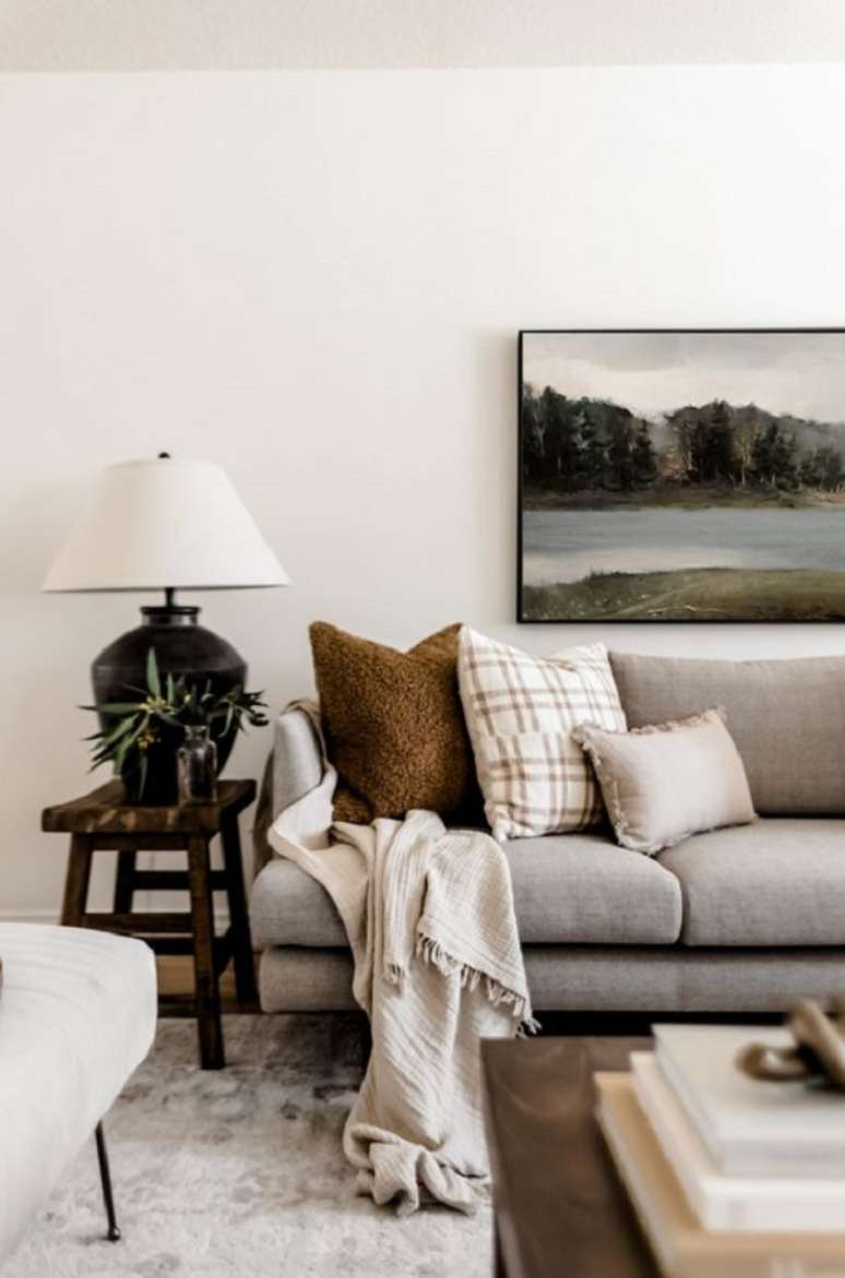 63. Sala cor areia e cinza &ndash; Foto Halfway Wholeistc