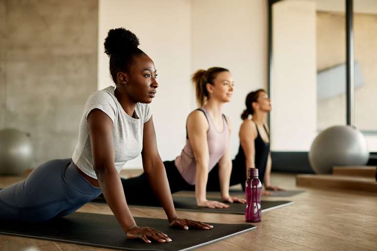 5 benefícios da prática de yoga. Como iniciar? – Clínica de Oncologia